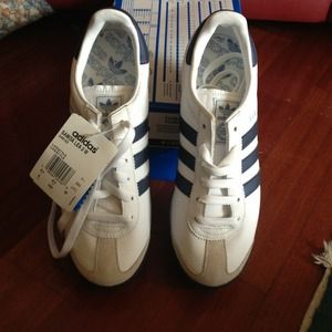 Adidas Samoa Sneakers Size 8