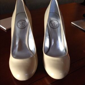 Jessica Simpson Nude heels!! NEVER WORN!