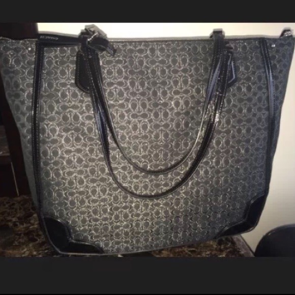 Coach tote - Picture 1 of 3