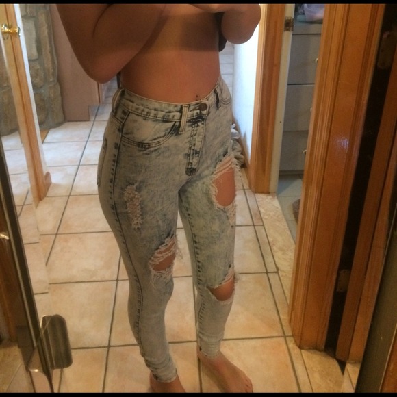 highwaisged distressed acid wash jeans