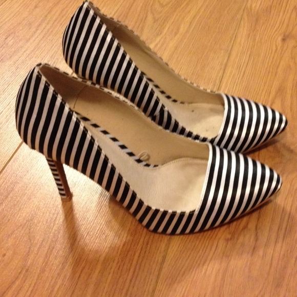 striped pumps