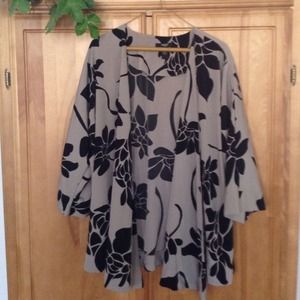 Black and Taupe Alfani Kimono