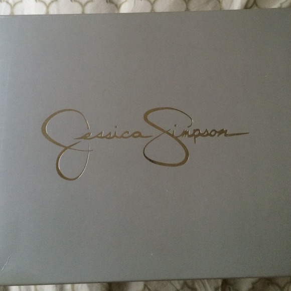 Size 7 white gold open toed heel strap heels. - Picture 4 of 4