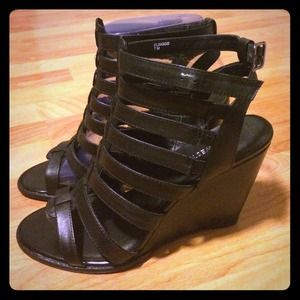 Bundle: Nine West Wedge Heels & H&M Top