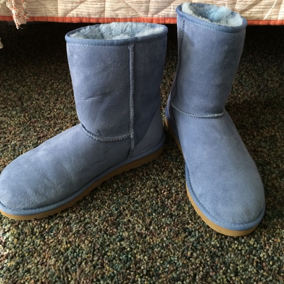Ugg Classic short boots