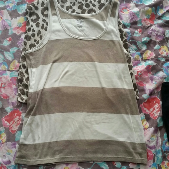 👗 SOLD👗Xxl old Navy tank top bundle - Picture 3 of 4