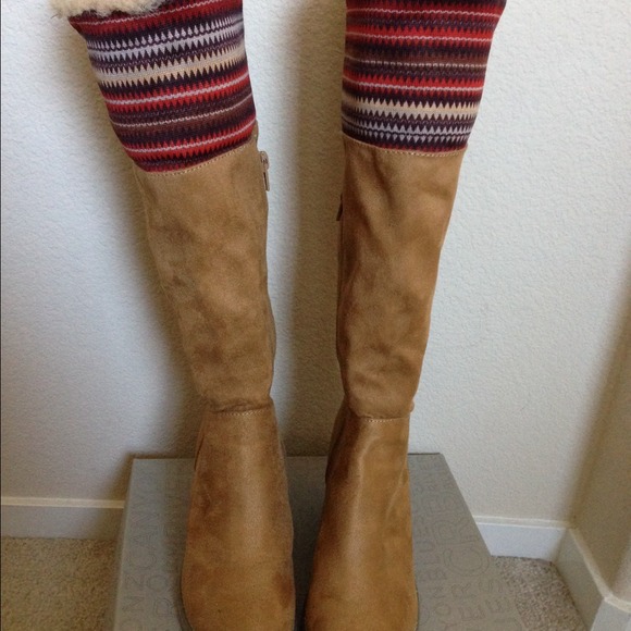 Knee-high ladies boots