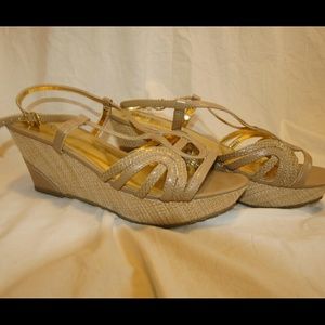 Charles David Tan Wedges