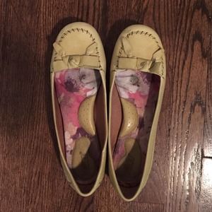 Women's 8 1/2 Green Born Flats