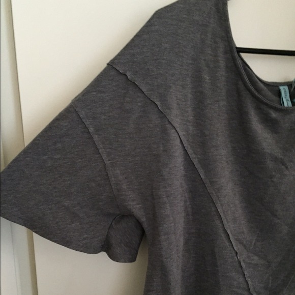 Gray High Low Top - Picture 2 of 3