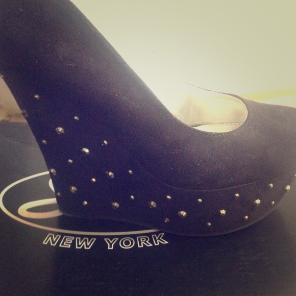 Black wedges 💗