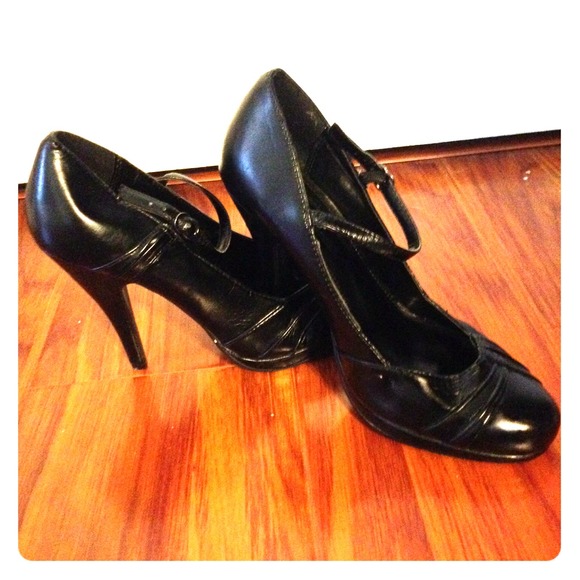 Black Mary Jane heels