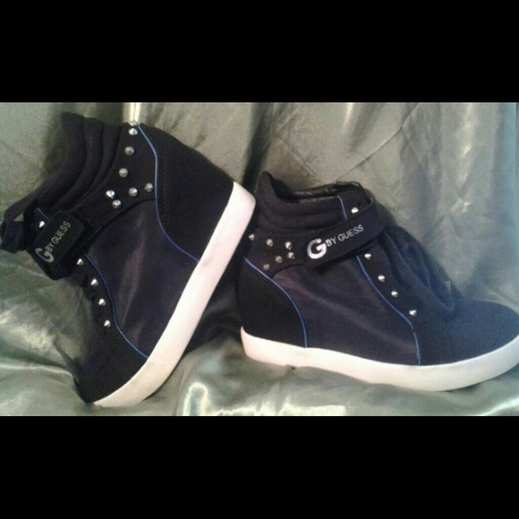 GUESS "POPSTAR" STUD WEDGE New In Box! - Picture 2 of 4