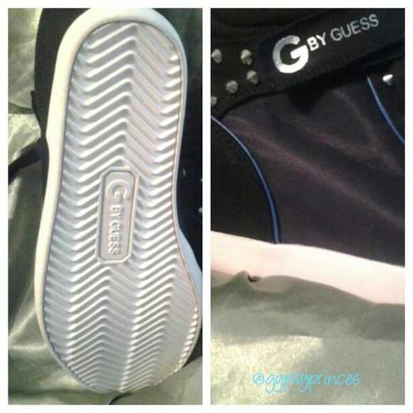 GUESS "POPSTAR" STUD WEDGE New In Box! - Picture 3 of 4