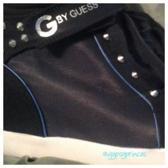 GUESS "POPSTAR" STUD WEDGE New In Box! - Picture 4 of 4