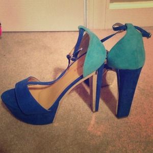Blue Color Blocked Stilettos