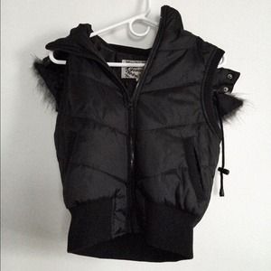 Sale! Puffy Zip Up Vest Faux Fur Hood