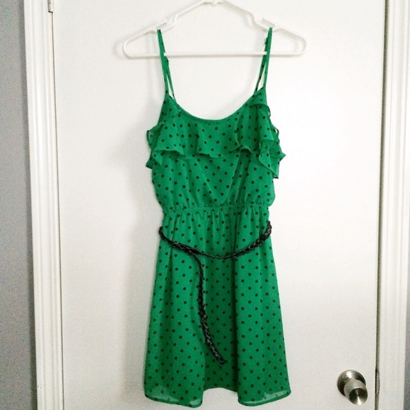 BUNDLE - 4 Dresses & 1 Top