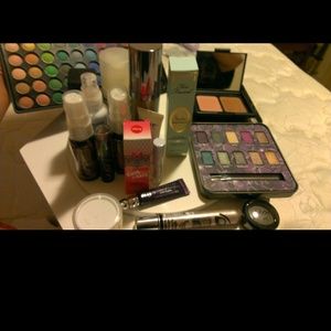 Lot of random makeup.