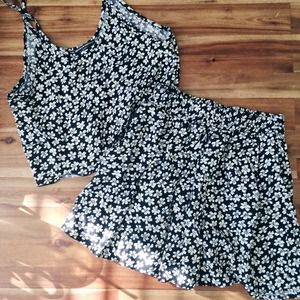 🚫SOLD/BUNDLED🚫 Brandy Melville Floral Set