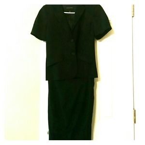 A banana republic women's business suit