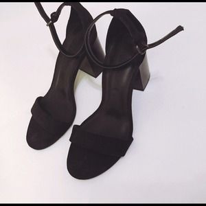 Black Zara chunky heels suede strappy basic