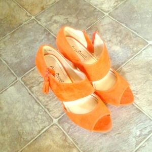 Orange Anne Michelle Pumps