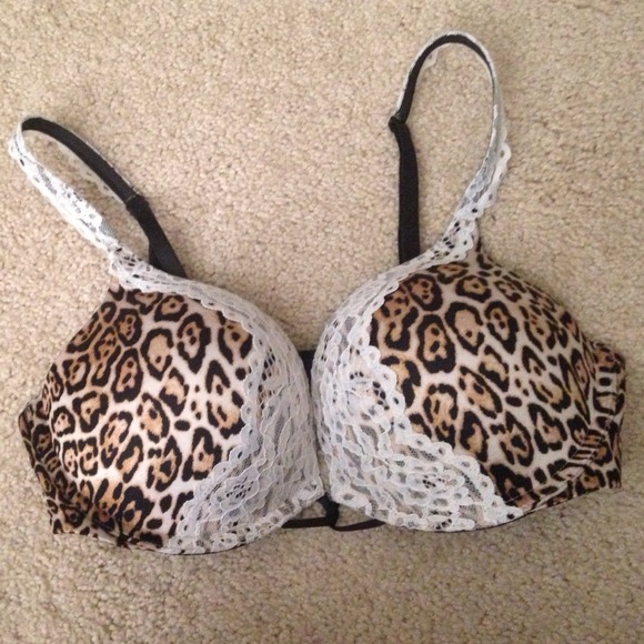 Victoria's Secret Bombshell add 2 cup sizes bra