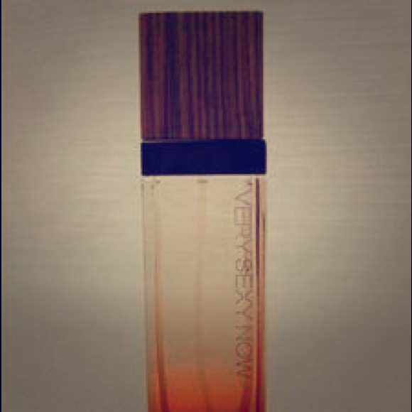 LOOKING FOR THIS! VS Very Sexy Now Perfume