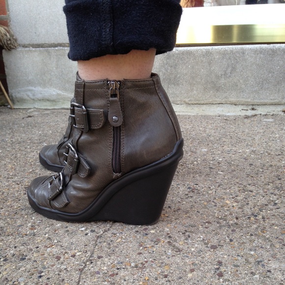Gray Simply Vera Strap Booties - Picture 3 of 4