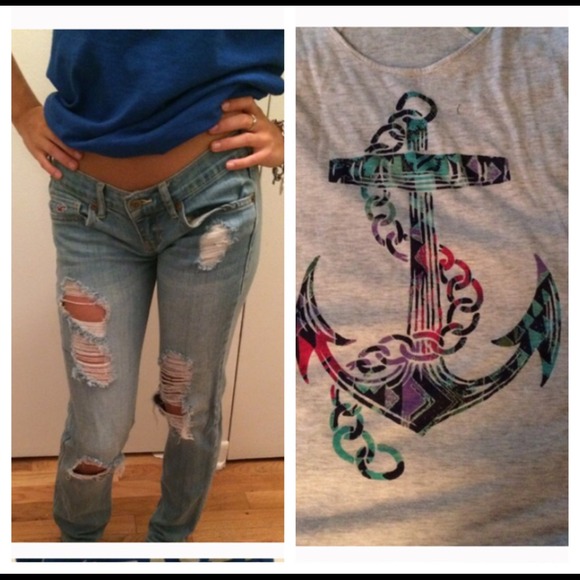Hollister distressed jeans and anchor tee bundle