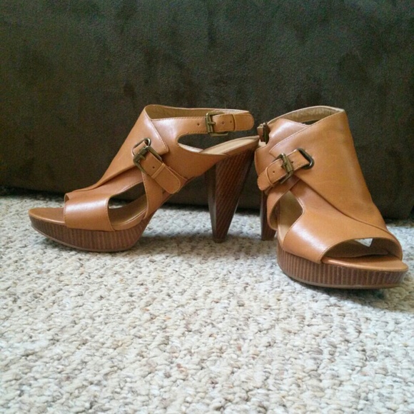 Platform sandals