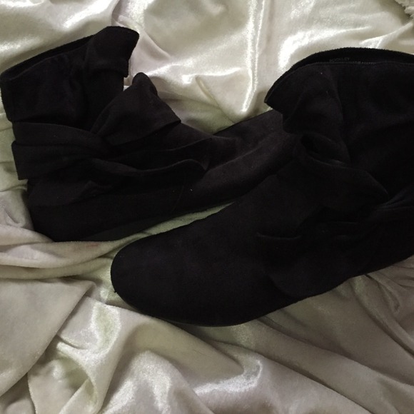 Short black boots- only worn once