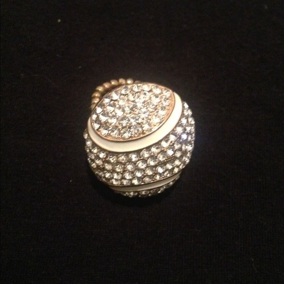 Ring - Picture 1 of 2