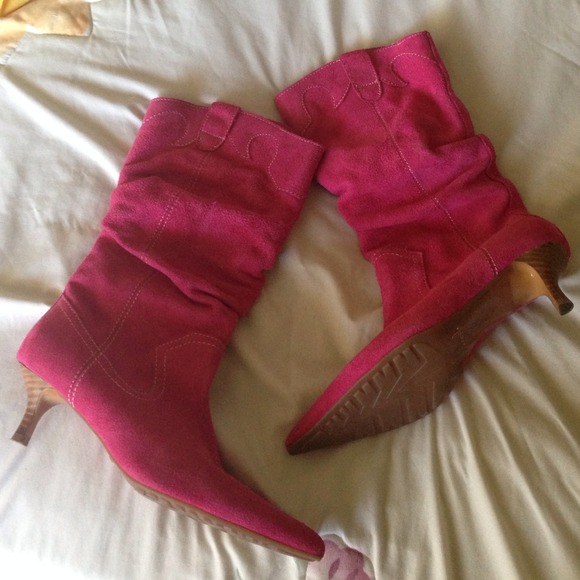 Pink suede slouchy boot