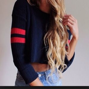 Brandy Melville Izzy sweater :)