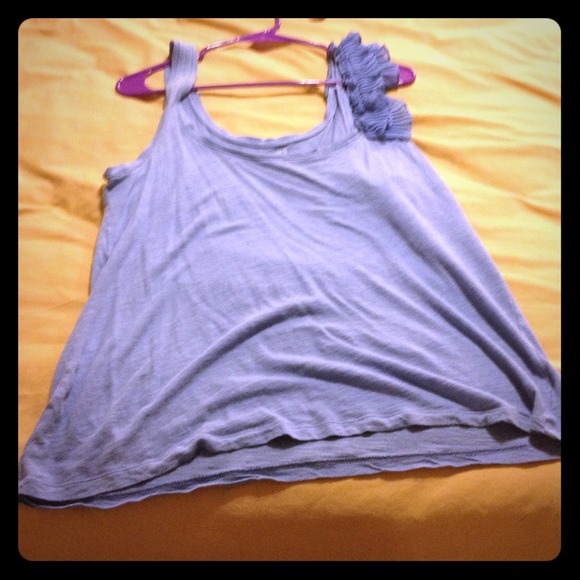 Old Navy ruffled shirt. In good condition.