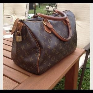 AUTHENTIC Louis vouttion speedy 25