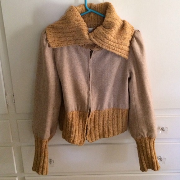 Cropped jacket w knitted cowl neck
