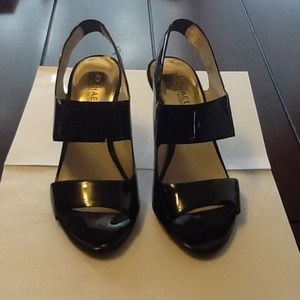 Michael Kors black strap sandle