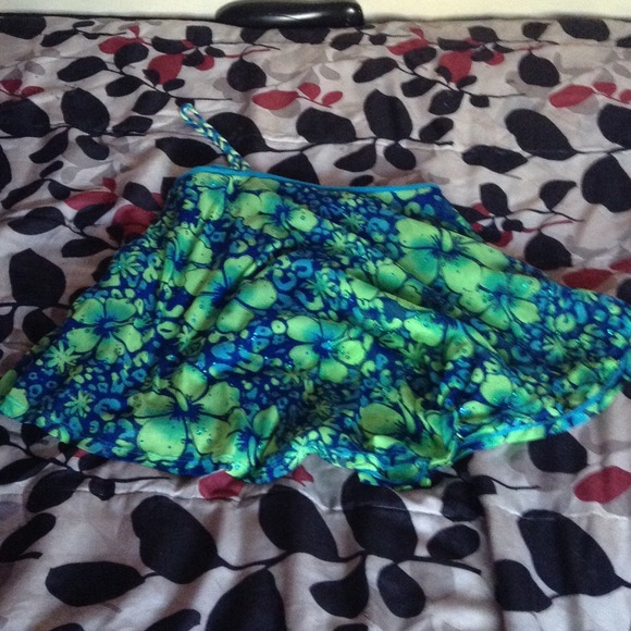 I am selling a one shouldered top
