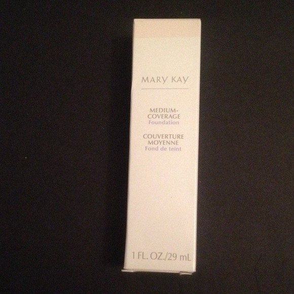 Mary Kay Medium Coverage foundation - Picture 1 of 1