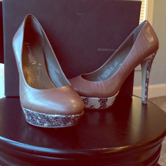 BCBG granite platform pumps
