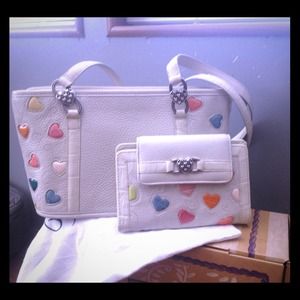 Hand bag with matching wallet