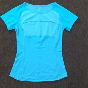 Lulu lemon t-shirt