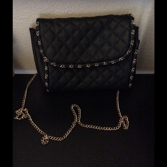 Chain strap purse