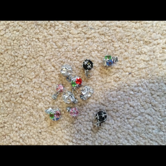 Accessories - Picture 3 of 4