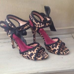 🎉HOST PICK🎉 betsey Johnson shoes🎉