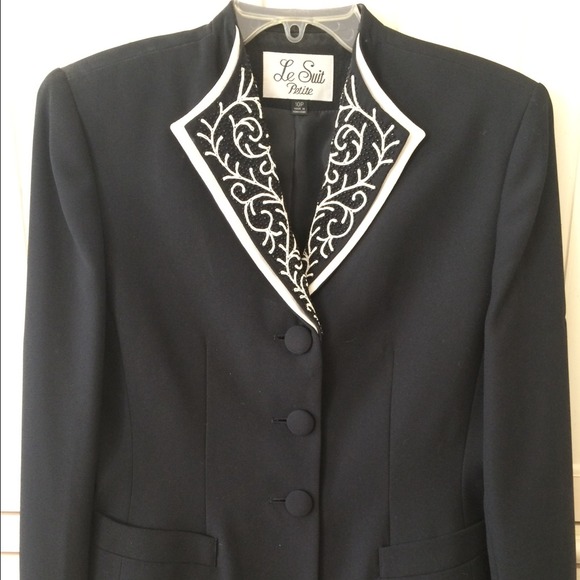 LeSuit ladies formal suit
