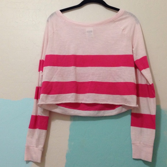 Cropped long sleeve Victoria's Secret top